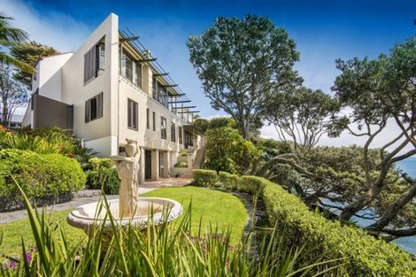 Photo of property in 2 Old Lake Road, Narrow Neck, Auckland, 0624