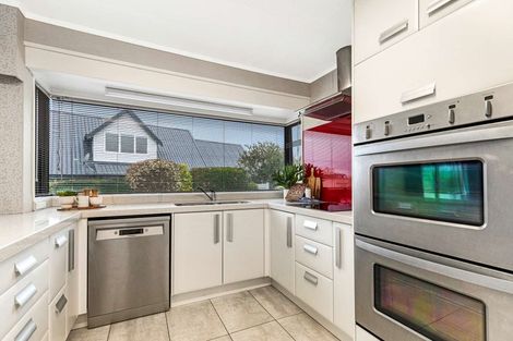 Photo of property in 10 Gemini Place, Kawaha Point, Rotorua, 3010