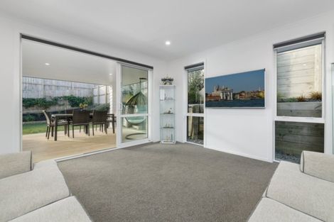 Photo of property in 22 Ballintoy Park Drive, Welcome Bay, Tauranga, 3175