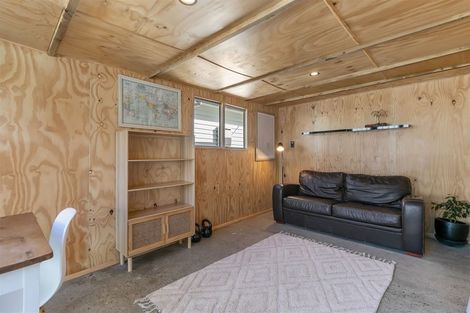 Photo of property in 28 Coates Street, Tawa, Wellington, 5028