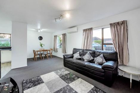 Photo of property in 1/130 Bruce Mclaren Road, Henderson, Auckland, 0612