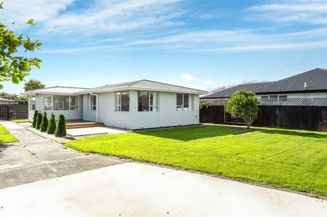 Photo of property in 15 Royal Park Drive, Parklands, Christchurch, 8083