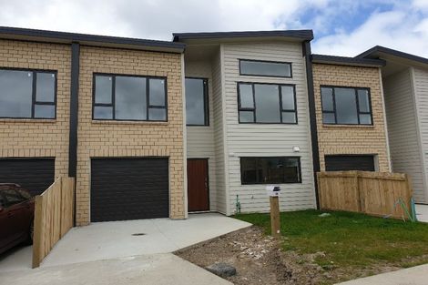 Photo of property in 16 Millcroft Lane, Ranui, Auckland, 0612