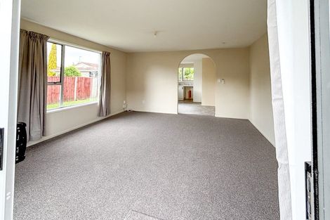 Photo of property in 2/42 Chipping Lane, Redwood, Christchurch, 8051