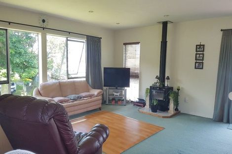 Photo of property in 38 Deverell Place, Northcross, Auckland, 0632