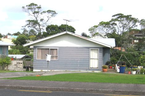 Photo of property in 67 Kemp Road, Massey, Auckland, 0614