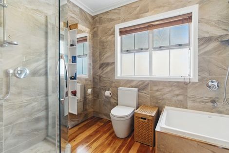 Photo of property in 229 Shakespeare Street, Leamington, Cambridge, 3432