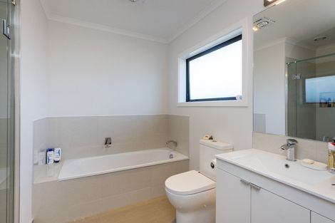 Photo of property in 18 Thomson Street, West End, Palmerston North, 4412