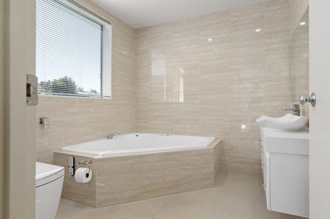 Photo of property in 482 River Road, Fairfield, Hamilton, 3214