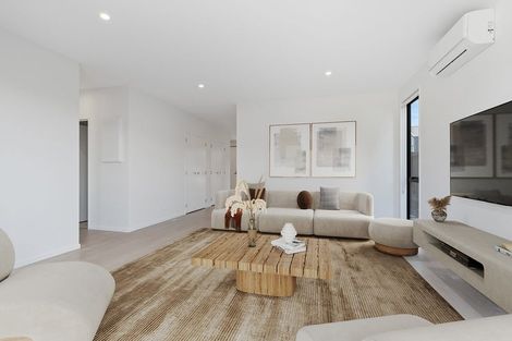 Photo of property in 24 Viridian Avenue, Rosehill, Papakura, 2113