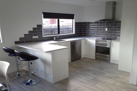 Photo of property in 1/5 Senecio Place, Weymouth, Auckland, 2103