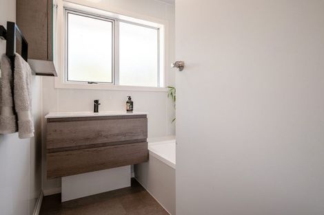 Photo of property in 31 Horton Place, Avondale, Christchurch, 8061