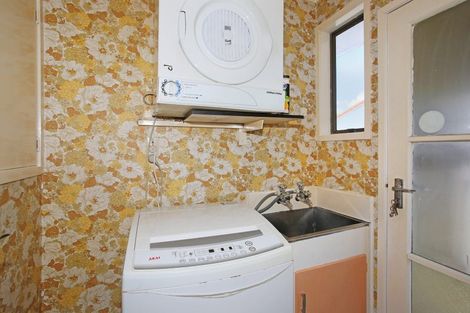 Photo of property in 2/7 Mon Desir Place, Manurewa, Auckland, 2102