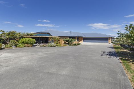 Photo of property in 99a Schnell Drive, Kelvin Grove, Palmerston North, 4414