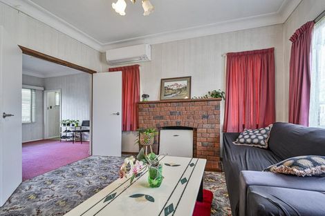 Photo of property in 216 Grove Road, Mayfair, Hastings, 4122