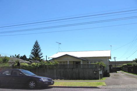 Photo of property in 2/3 Alma Road, Milford, Auckland, 0620