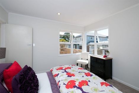 Photo of property in 16 Hauraki Crescent, Pinehill, Auckland, 0632