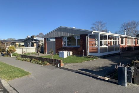 Photo of property in 1/2 Dulles Place, Papanui, Christchurch, 8053