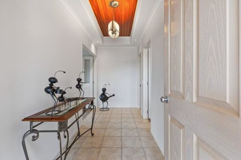 Photo of property in 23 Westview Place, Western Heights, Hamilton, 3200