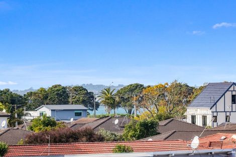 Photo of property in 2/35 Centreway Road, Orewa, 0931