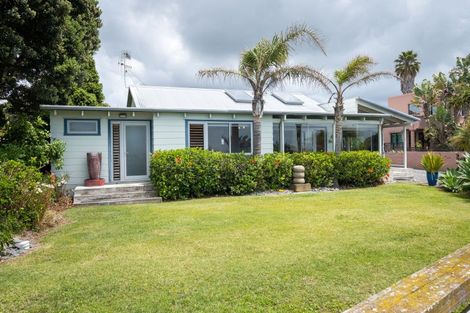 Photo of property in 14 Wellwood Terrace, Te Awanga, 4102