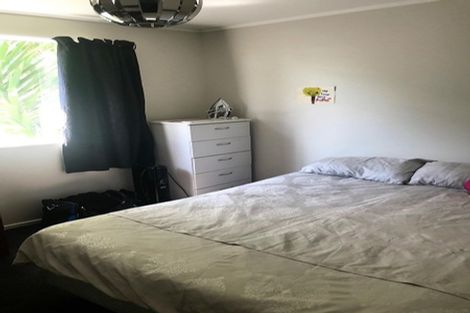 Photo of property in 2/4 Silver Creek Road, Weymouth, Auckland, 2103