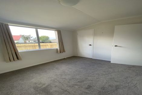 Photo of property in 37 Seaward Place, Wattle Downs, Auckland, 2103