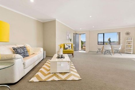 Photo of property in 65 Tiriwa Drive, Massey, Auckland, 0614