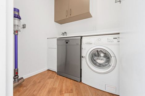 Photo of property in 15 Escort Grove, Awapuni, Palmerston North, 4412