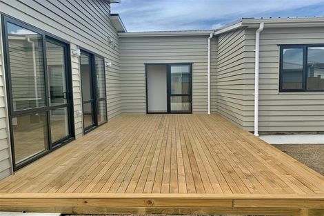 Photo of property in 16 Holcroft Street, Papakura, 2110