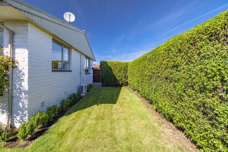 Photo of property in 1/176 Grimseys Road, Redwood, Christchurch, 8051