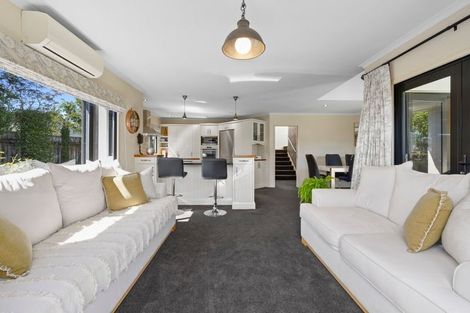 Photo of property in 7 Taylor Place, Merrilands, New Plymouth, 4312