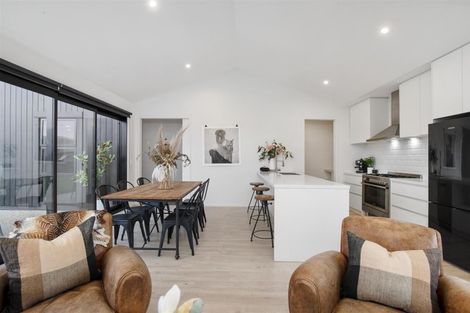 Photo of property in 7 Kinross Lane, Jacks Point, Queenstown, 9371