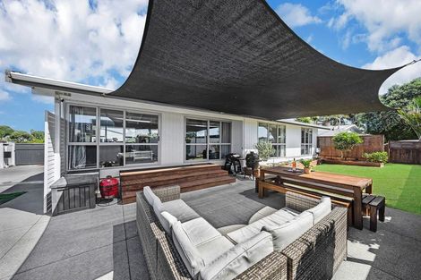 Photo of property in 98 Torkar Road, Clarks Beach, 2122