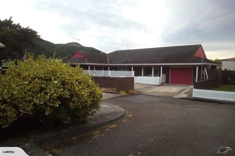 Photo of property in 9 California Drive, Totara Park, Upper Hutt, 5018