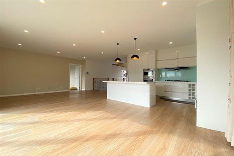 Photo of property in 11a Bank Street, Hillcrest, Auckland, 0627