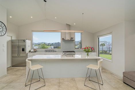 Photo of property in 1 Topping Place, Whitianga, 3510