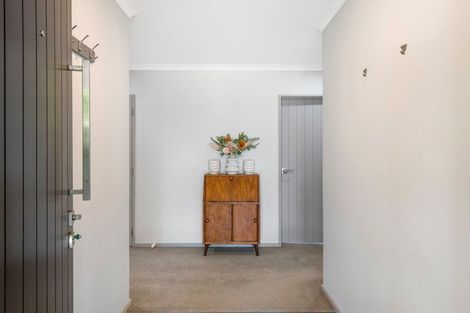 Photo of property in 47 Geneva Terrace, Kelvin Grove, Palmerston North, 4414
