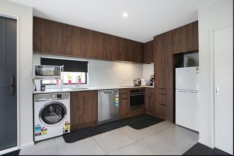 Photo of property in 2/135 Hills Road, Edgeware, Christchurch, 8013