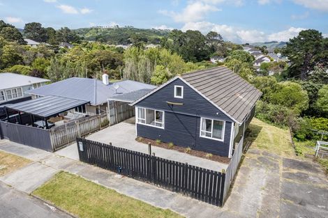 Photo of property in 20 Cornwall Crescent, Cannons Creek, Porirua, 5024