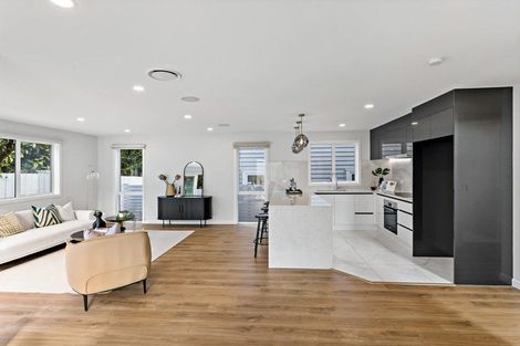 Photo of property in 206b Clovelly Road, Bucklands Beach, Auckland, 2012