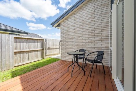 Photo of property in 67 Kaurinui Crescent, One Tree Point, 0118