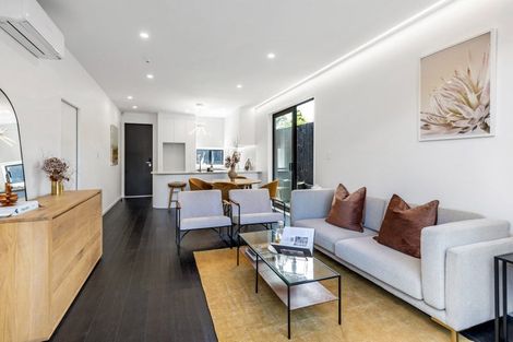 Photo of property in 15 Humariri Street, Point Chevalier, Auckland, 1022