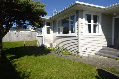 Photo of property in 1 Balmain Street, Newlands, Wellington, 6037