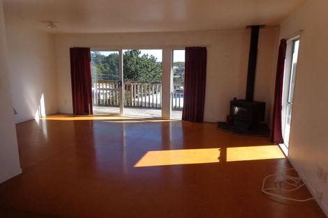 Photo of property in 42 Lilburn Crescent, Massey, Auckland, 0614