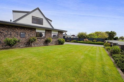 Photo of property in 11 County Drive, Hawera, 4610