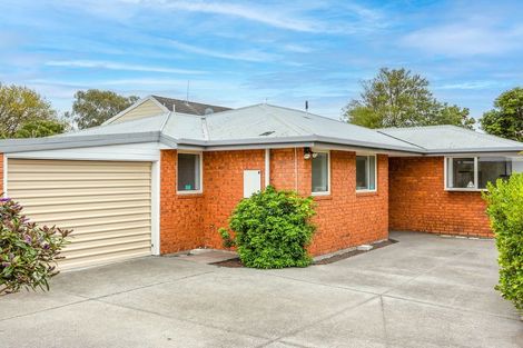 Photo of property in 2/118 Aorangi Road, Bryndwr, Christchurch, 8053