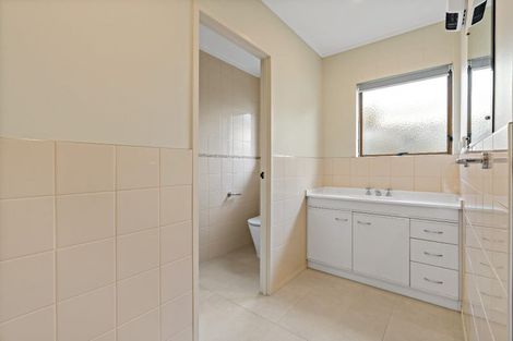 Photo of property in 18 Folkestone Street, Murrays Bay, Auckland, 0630