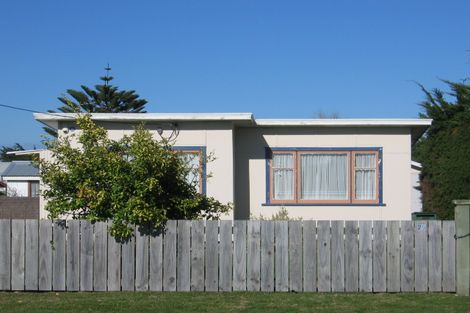 Photo of property in 26 Roore Street, Foxton Beach, Foxton, 4815
