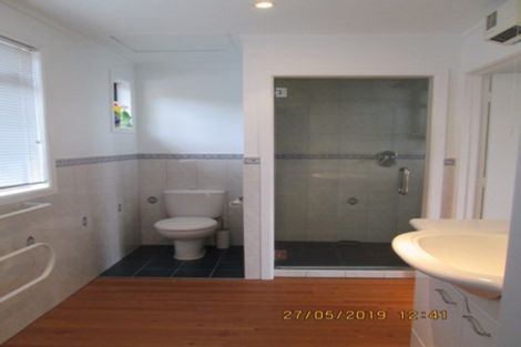 Photo of property in 553 Scenic Drive, Waiatarua, Auckland, 0612